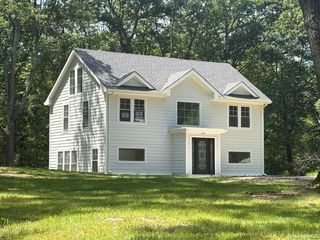 18 Laurel Road, South Salem, NY 10590
