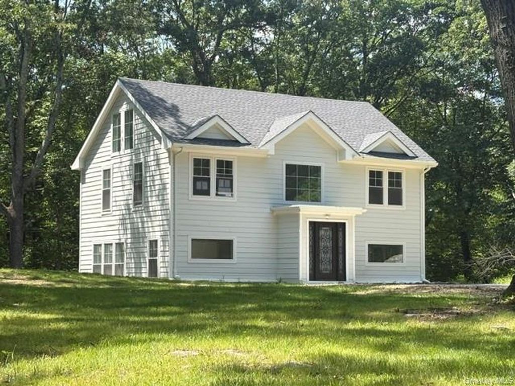 18 Laurel Road, South Salem, NY 10590