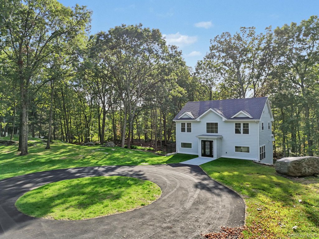 18 Laurel Road, South Salem, NY 10590 — photo 2