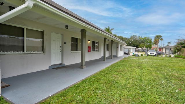 4658 Myla Ln 4658, West Palm Beach, FL 33417