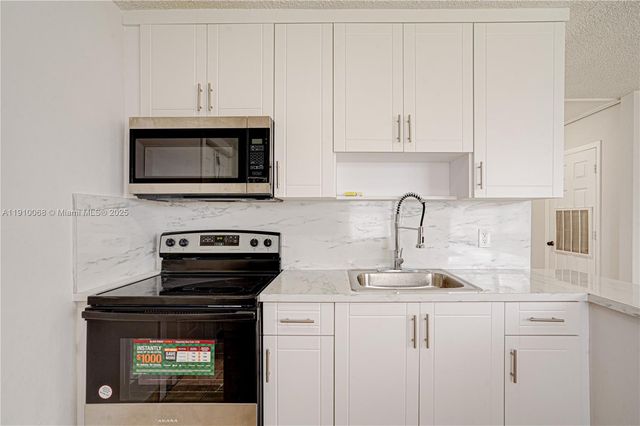 4658 Myla Ln 4658, West Palm Beach, FL 33417