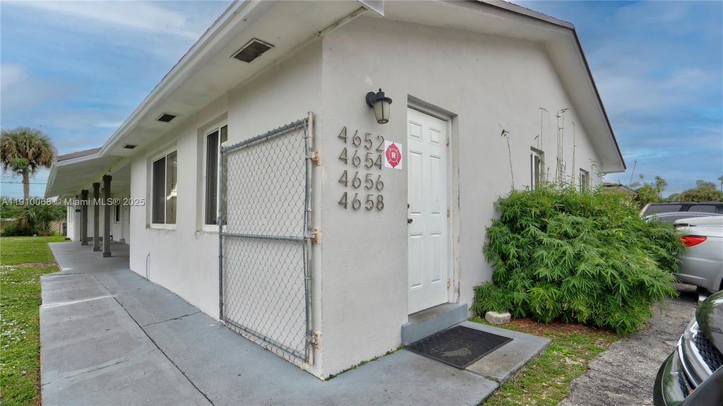 4658 Myla Ln 4658, West Palm Beach, FL 33417