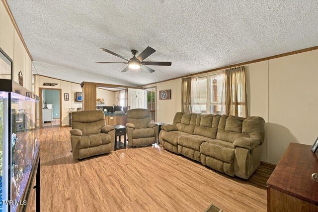 1032 Pleasant Drive, Jonesborough, TN 37659