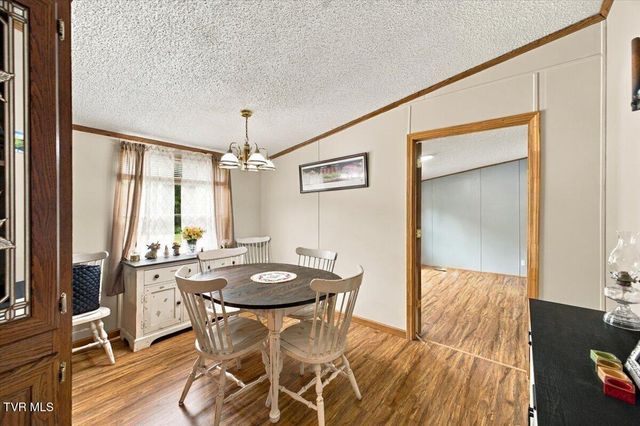 1032 Pleasant Drive, Jonesborough, TN 37659