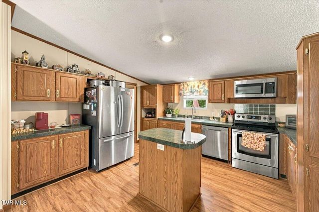 1032 Pleasant Drive, Jonesborough, TN 37659