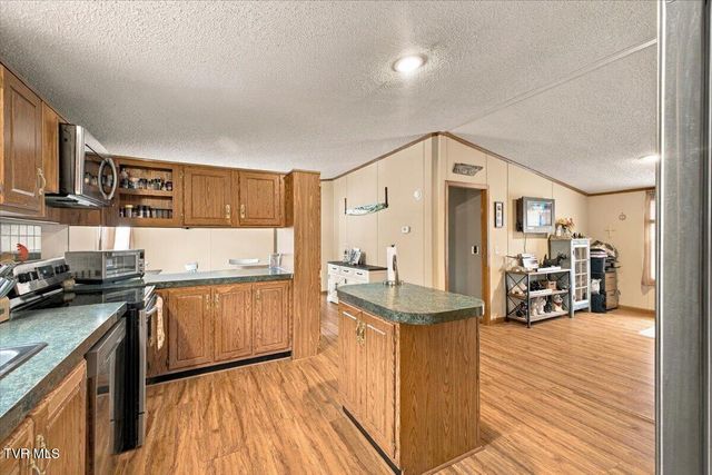 1032 Pleasant Drive, Jonesborough, TN 37659