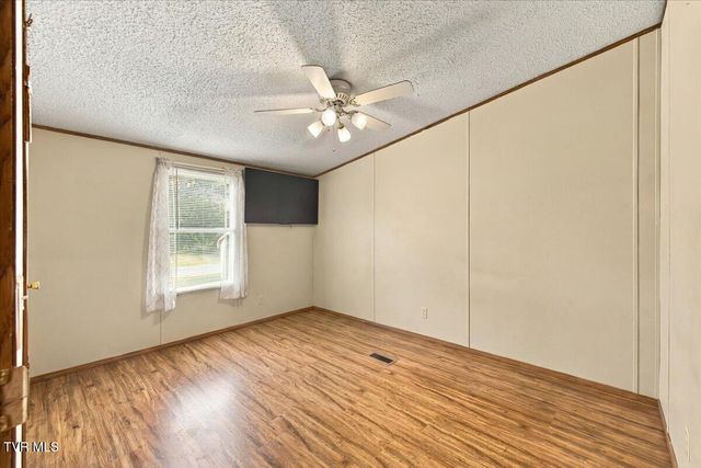 1032 Pleasant Drive, Jonesborough, TN 37659