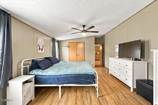1032 Pleasant Drive, Jonesborough, TN 37659