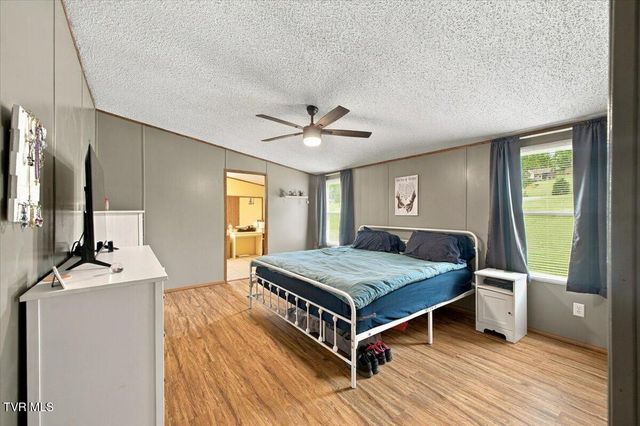 1032 Pleasant Drive, Jonesborough, TN 37659