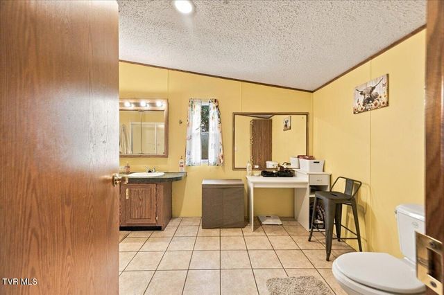 1032 Pleasant Drive, Jonesborough, TN 37659