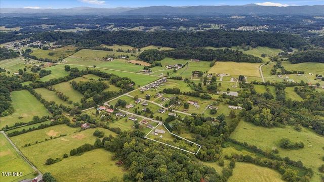 1032 Pleasant Drive, Jonesborough, TN 37659
