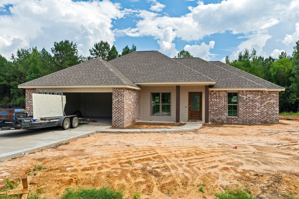 10 Trevor Trail, Sumrall, MS 39482