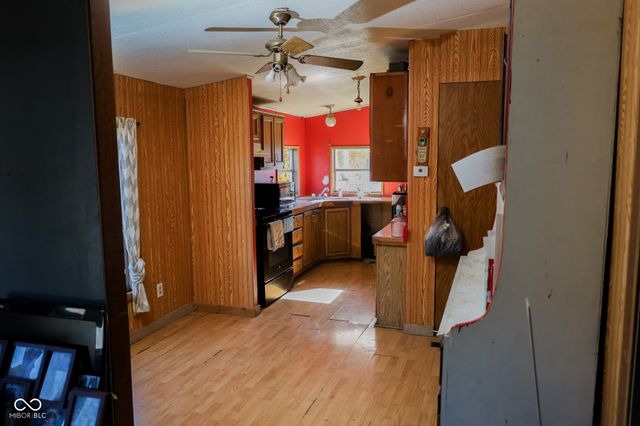 2428 S J Street, Elwood, IN 46036