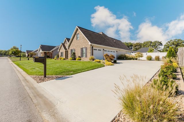 1112 Daybreak Drive, Marion, IL 62959