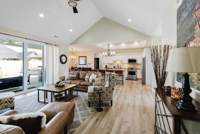 1112 Daybreak Drive, Marion, IL 62959