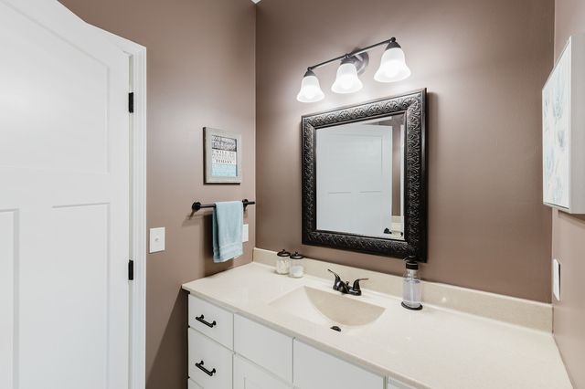 1112 Daybreak Drive, Marion, IL 62959