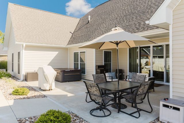 1112 Daybreak Drive, Marion, IL 62959