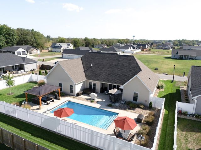 1112 Daybreak Drive, Marion, IL 62959