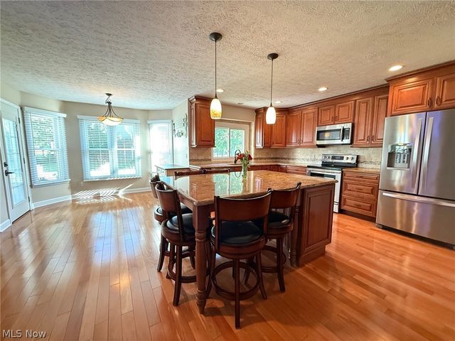 32291 Country Club Drive, Avon Lake, OH 44012