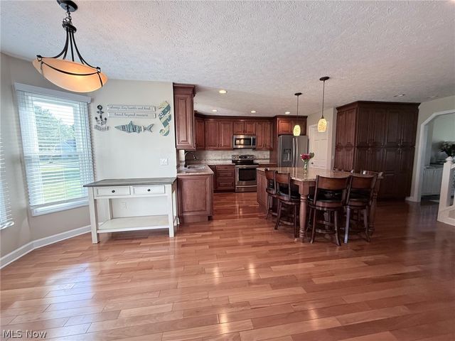 32291 Country Club Drive, Avon Lake, OH 44012