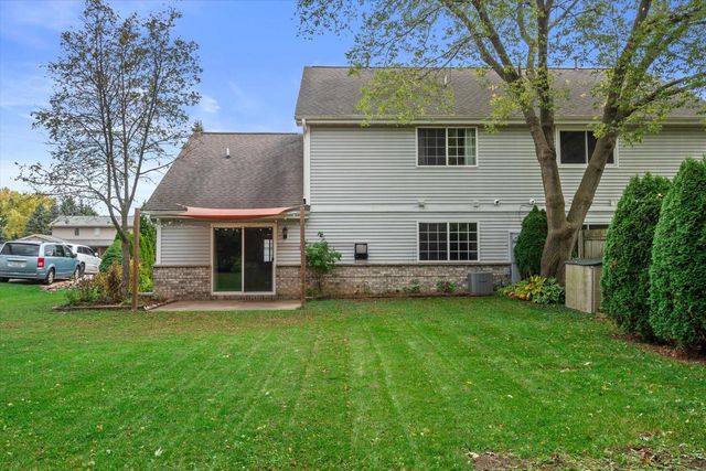 6813 Diane DRIVE, West Bend, WI 53090