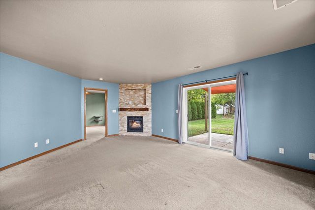 6813 Diane DRIVE, West Bend, WI 53090