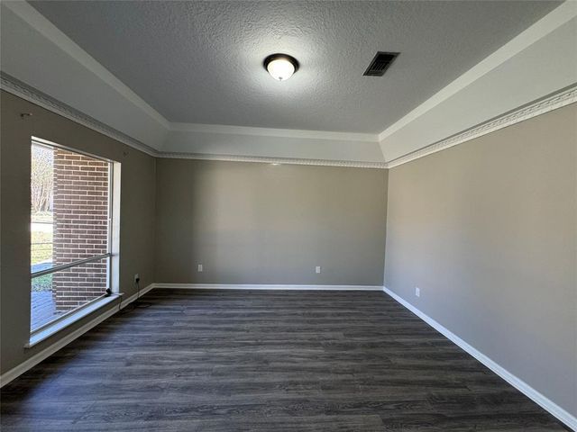 200 Broken Bough Lane, Conroe, TX 77304