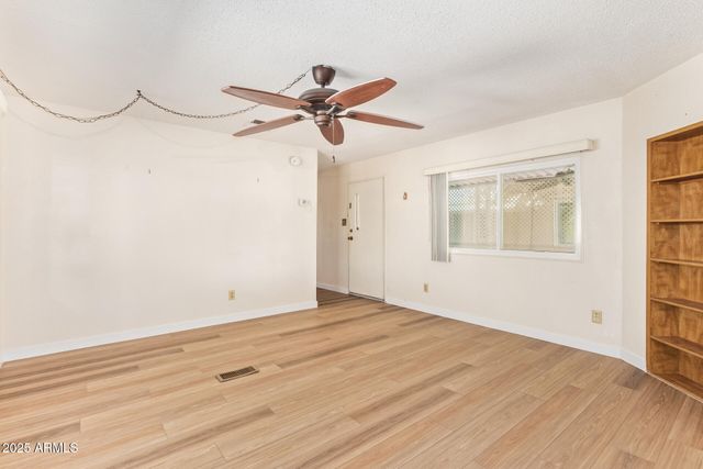 6942 W OLIVE Avenue 44, Peoria, AZ 85345