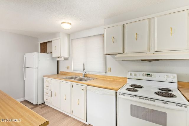 6942 W OLIVE Avenue 44, Peoria, AZ 85345