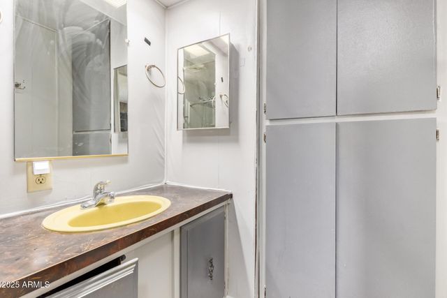 6942 W OLIVE Avenue 44, Peoria, AZ 85345