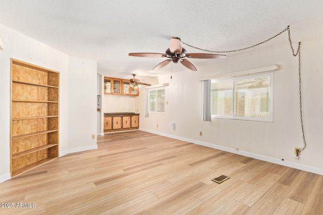 6942 W OLIVE Avenue 44, Peoria, AZ 85345