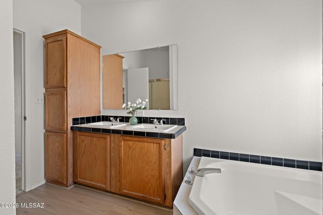 16513 S Kolb Road, Sahuarita, AZ 85629