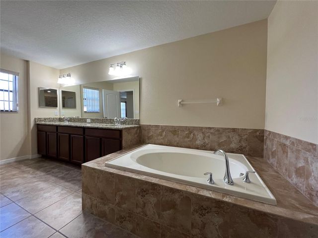 20010 DATE PALM WAY, Tampa, FL 33647