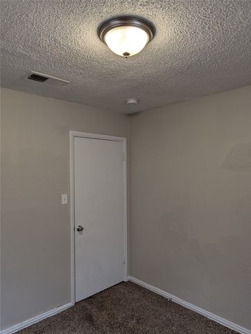 3732 Falcon Drive, Forest Hill, TX 76119