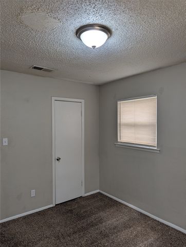 3732 Falcon Drive, Forest Hill, TX 76119