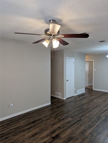 3732 Falcon Drive, Forest Hill, TX 76119