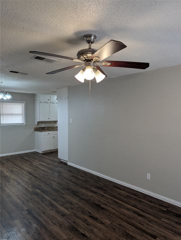 3732 Falcon Drive, Forest Hill, TX 76119