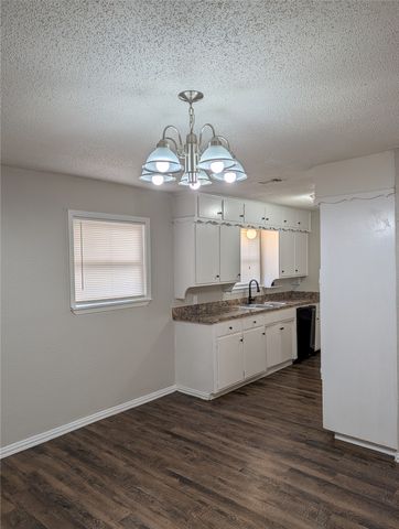 3732 Falcon Drive, Forest Hill, TX 76119