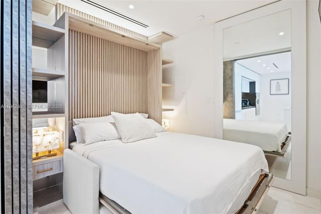 300 S Biscayne Blvd Way 403, Miami, FL 33131