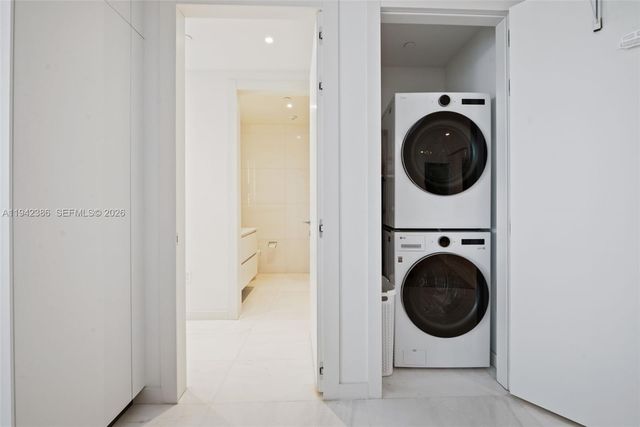 300 S Biscayne Blvd Way 403, Miami, FL 33131