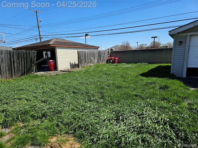 25154 Huron Street, Roseville, MI 48066