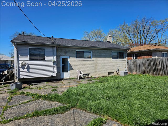 25154 Huron Street, Roseville, MI 48066