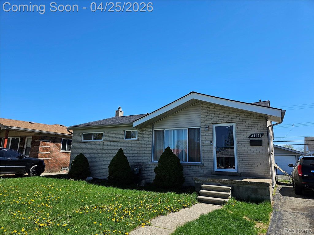 25154 Huron Street, Roseville, MI 48066