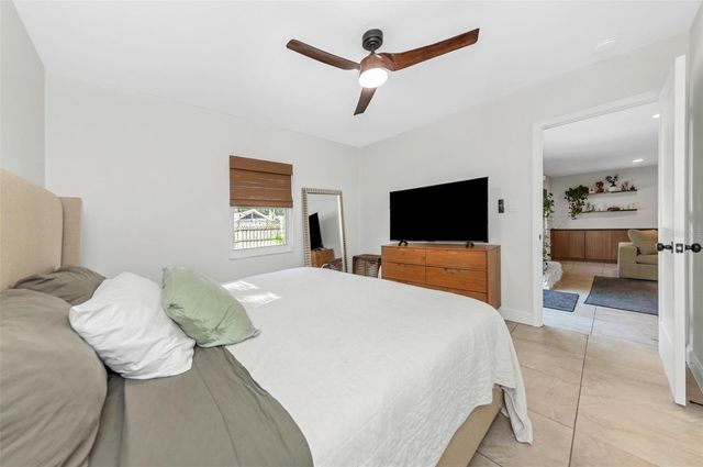 908 W CANDLEWOOD AVENUE, Tampa, FL 33603