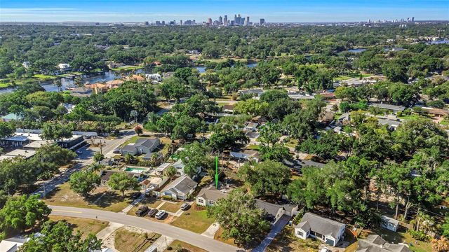 908 W CANDLEWOOD AVENUE, Tampa, FL 33603