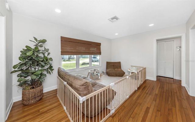 908 W CANDLEWOOD AVENUE, Tampa, FL 33603