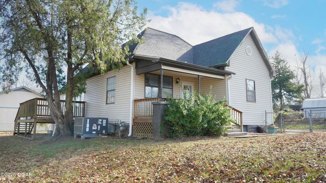 1529 S Jefferson Street, Webb City, MO 64870