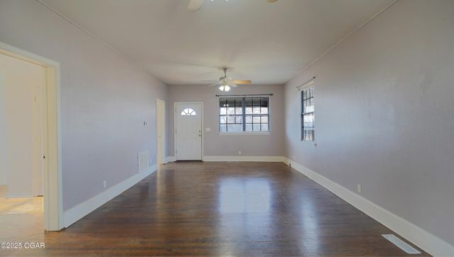 1529 S Jefferson Street, Webb City, MO 64870