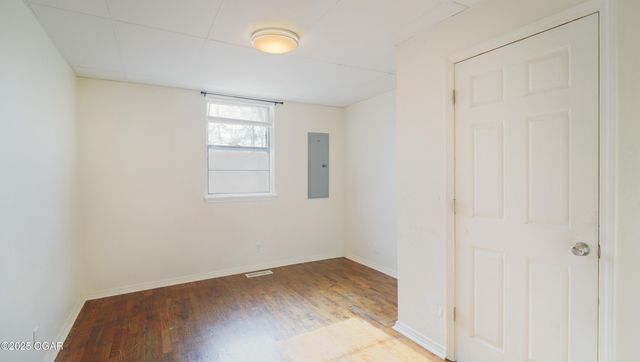 1529 S Jefferson Street, Webb City, MO 64870