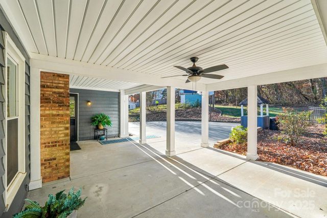 9401 Elvis Drive, Charlotte, NC 28215